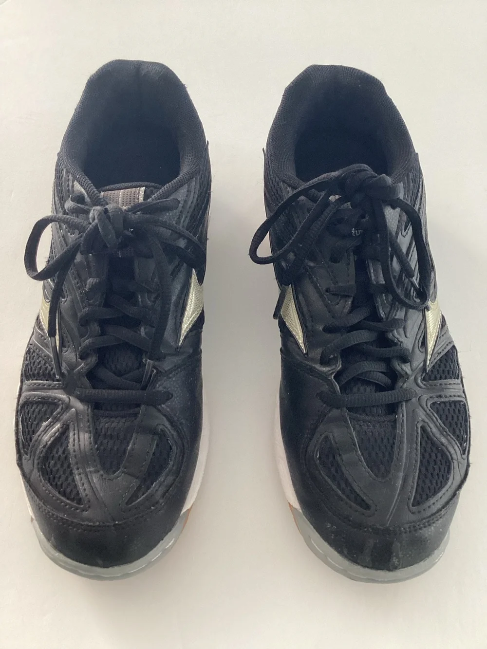 Mizuno Women’s Wave Hurricane 2 Black Athletic Shoes Size 9